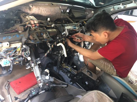 Quy trình vệ sinh giàn lạnh điều hòa ô tô nội soi - Đại Nam Auto